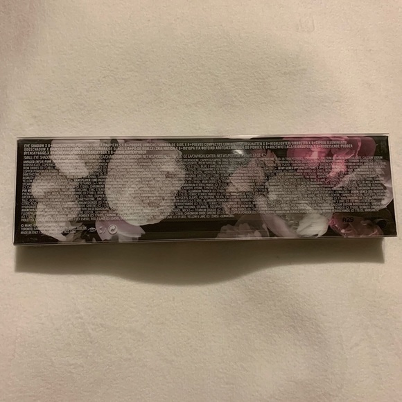 Girls Pretty Punk Eyeshadow & Highlighter Palette - Picture 4 of 7